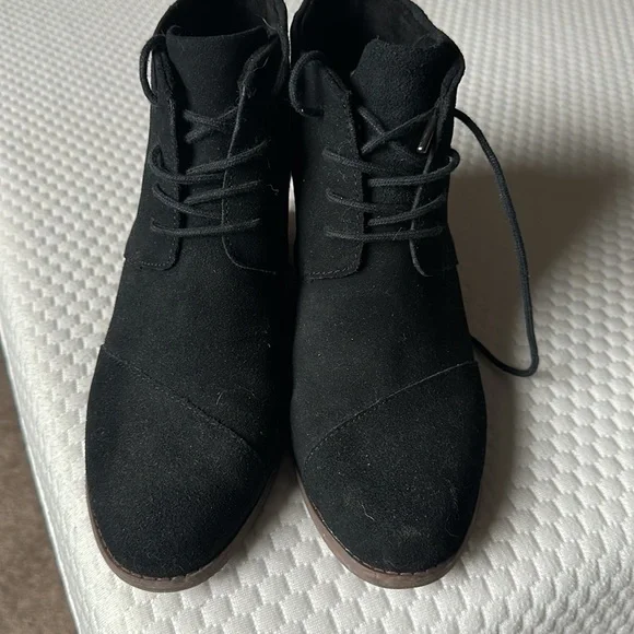 Toms booties - Picture 2 of 6